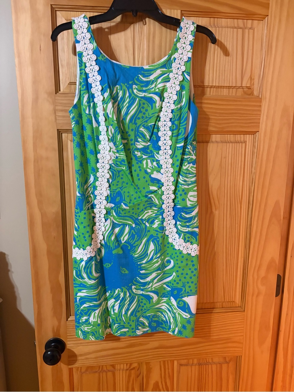 Lilly Pulitzer Green and Blue Printed Sleeveless Shift Dress. Size tag missing.